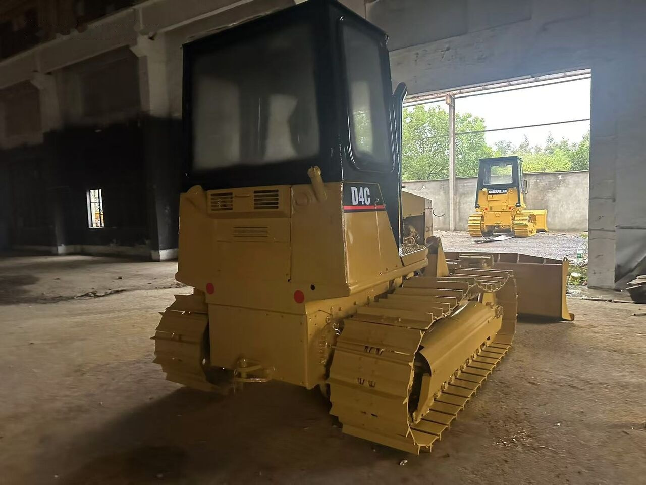 Caterpillar D4C - Bulldozer: picture 3 Caterpillar D4C - Bulldozer: picture 3