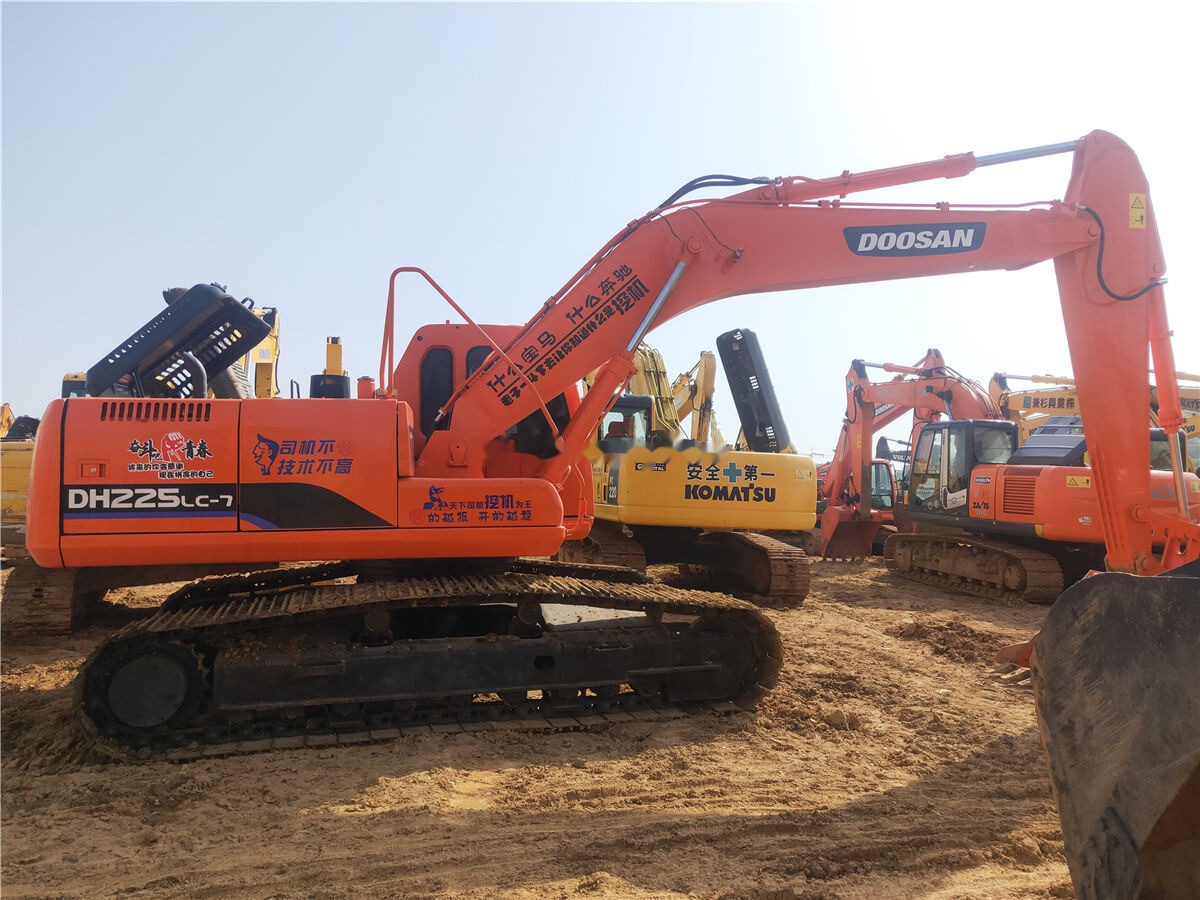 Doosan DH225 - Crawler excavator: picture 5 Doosan DH225 - Crawler excavator: picture 5