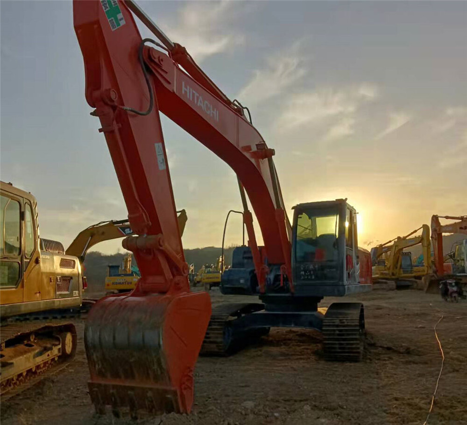 Hitachi ZX210 - Crawler excavator: picture 1 Hitachi ZX210 - Crawler excavator: picture 1