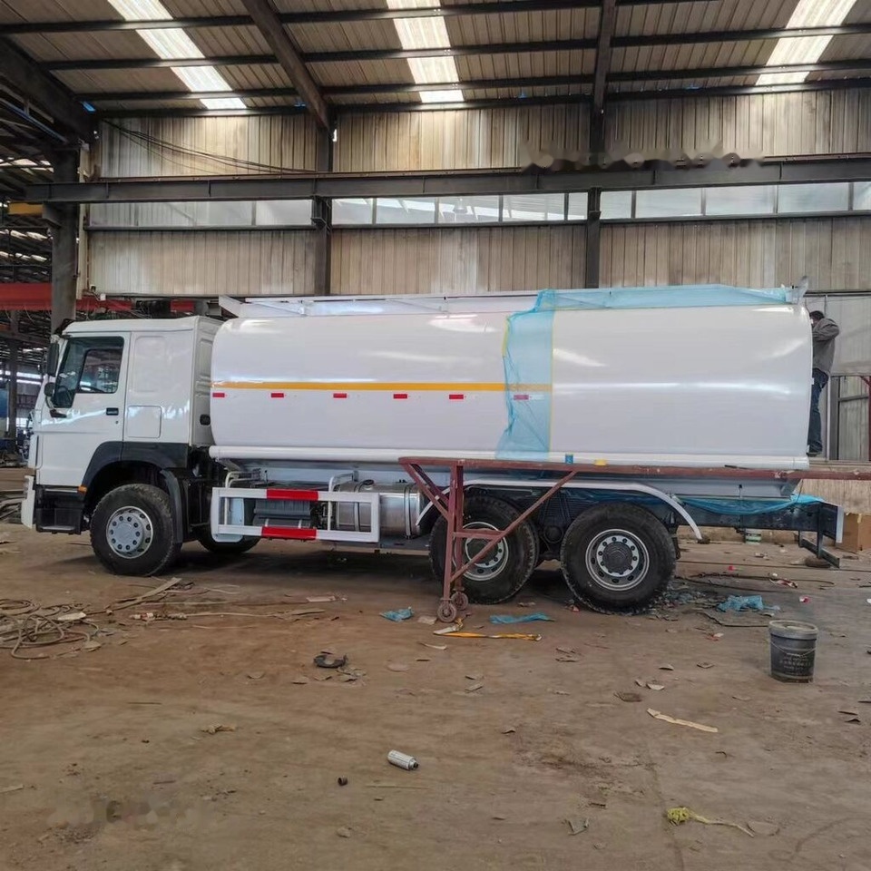 Howo 375 - Tank truck: picture 4 Howo 375 - Tank truck: picture 4