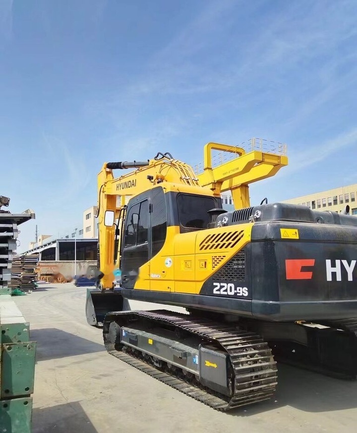 Hyundai R220-9S - Crawler excavator: picture 3 Hyundai R220-9S - Crawler excavator: picture 3