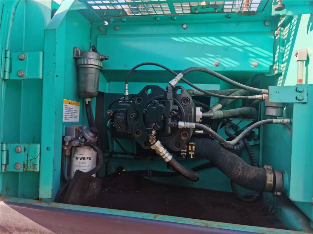 Kobelco SK210 - Crawler excavator: picture 5 Kobelco SK210 - Crawler excavator: picture 5