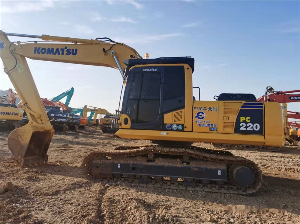 Komatsu PC220 - Crawler excavator: picture 2 Komatsu PC220 - Crawler excavator: picture 2