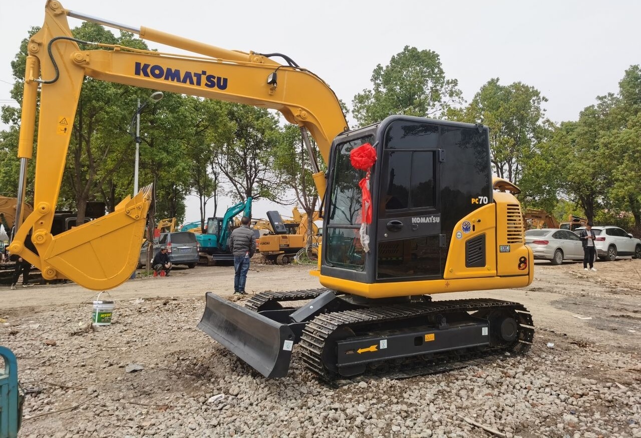 Komatsu PC70-8 - Crawler excavator: picture 3 Komatsu PC70-8 - Crawler excavator: picture 3