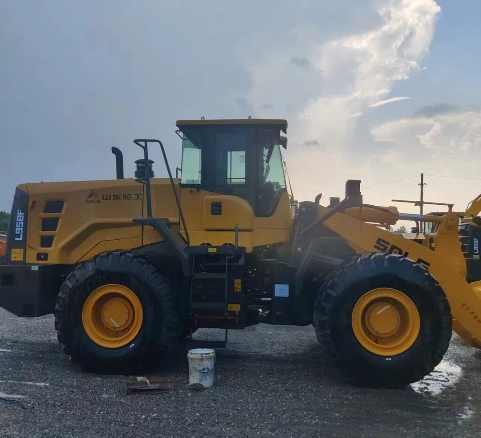 SDLG L958F - Wheel loader: picture 3 SDLG L958F - Wheel loader: picture 3