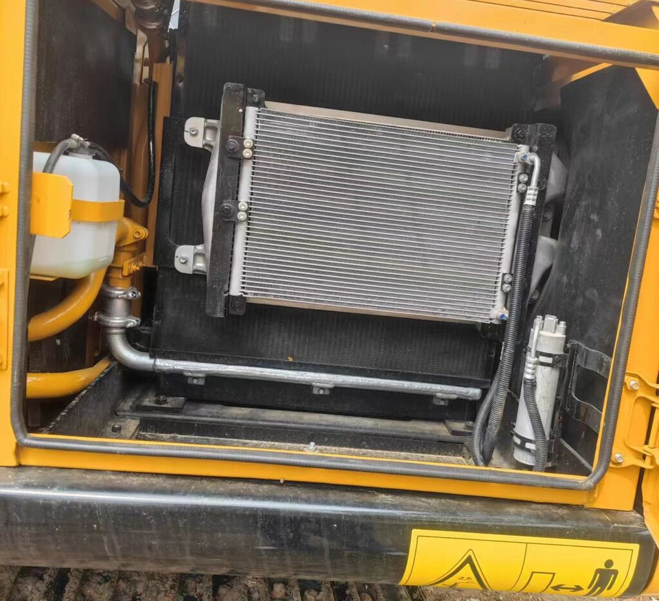 Sany 215C - Crawler excavator: picture 3 Sany 215C - Crawler excavator: picture 3