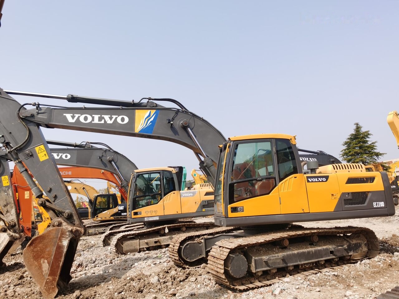 Volvo EC220 - Crawler excavator: picture 1 Volvo EC220 - Crawler excavator: picture 1