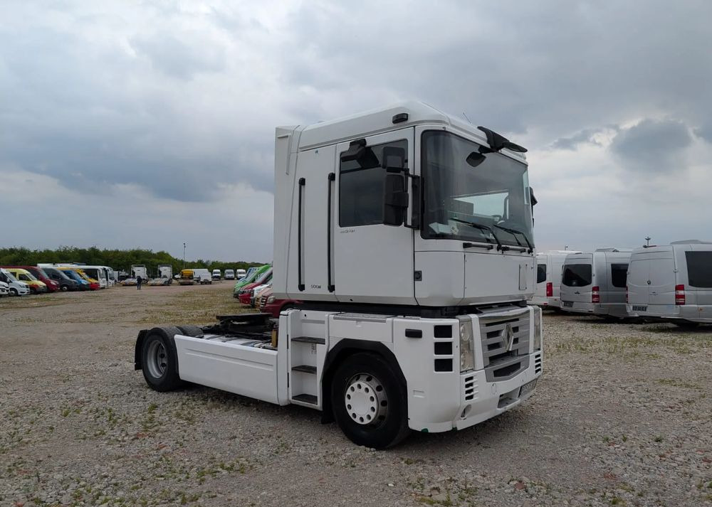 Renault Magnum - Tractor unit: picture 2 Renault Magnum - Tractor unit: picture 2