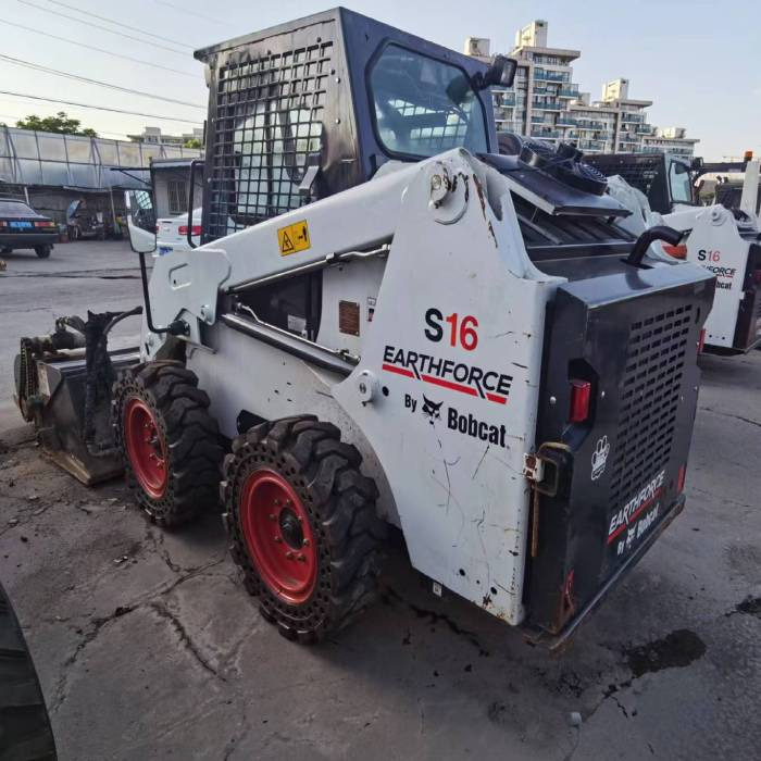Bobcat S16 - Skid steer loader: picture 1 Bobcat S16 - Skid steer loader: picture 1