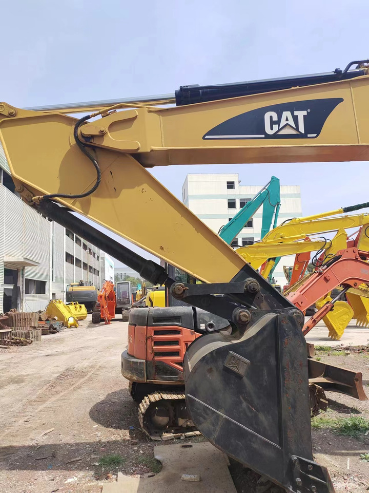 CATERPILLAR 325C - Crawler excavator: picture 3 CATERPILLAR 325C - Crawler excavator: picture 3