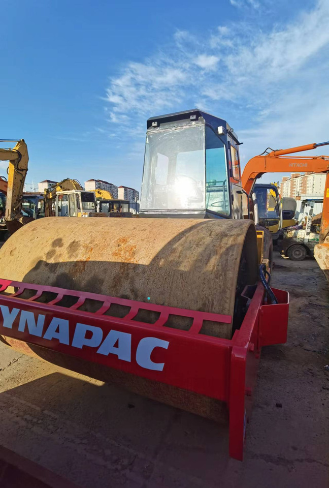 DYNAPAC CA30D - Compactor: picture 2 DYNAPAC CA30D - Compactor: picture 2