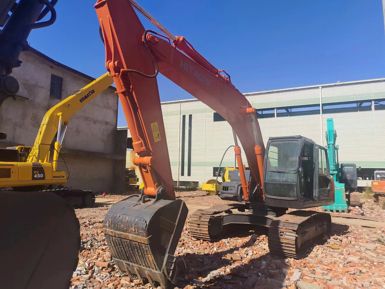 HITACHI ZX200 - Crawler excavator: picture 2 HITACHI ZX200 - Crawler excavator: picture 2