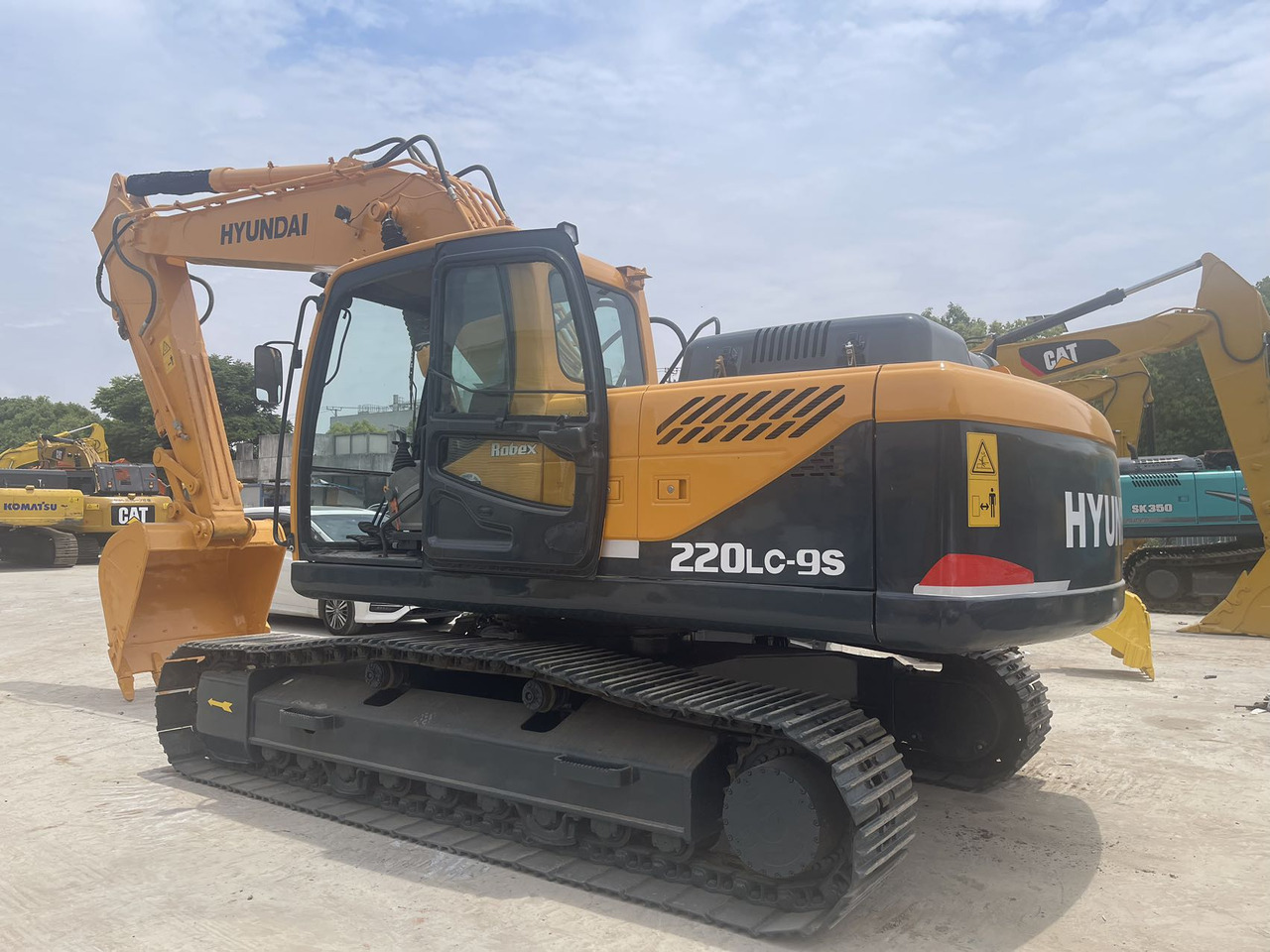 HYUNDAI 220LC-9S - Crawler excavator: picture 2 HYUNDAI 220LC-9S - Crawler excavator: picture 2