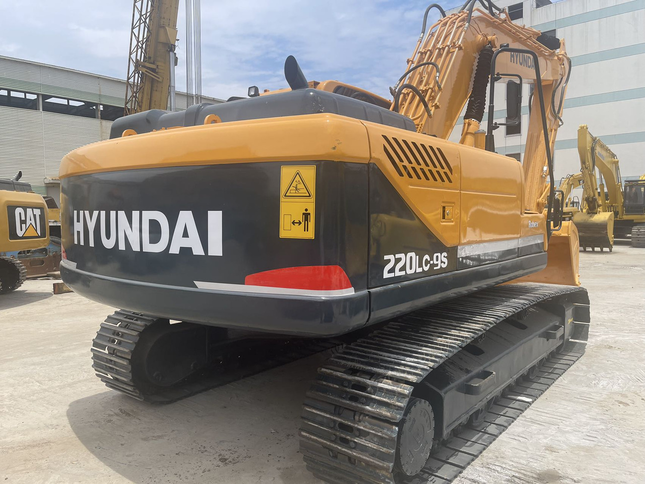 HYUNDAI 220LC-9S - Crawler excavator: picture 1 HYUNDAI 220LC-9S - Crawler excavator: picture 1