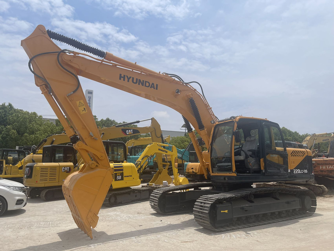 HYUNDAI 220LC-9S - Crawler excavator: picture 1 HYUNDAI 220LC-9S - Crawler excavator: picture 1