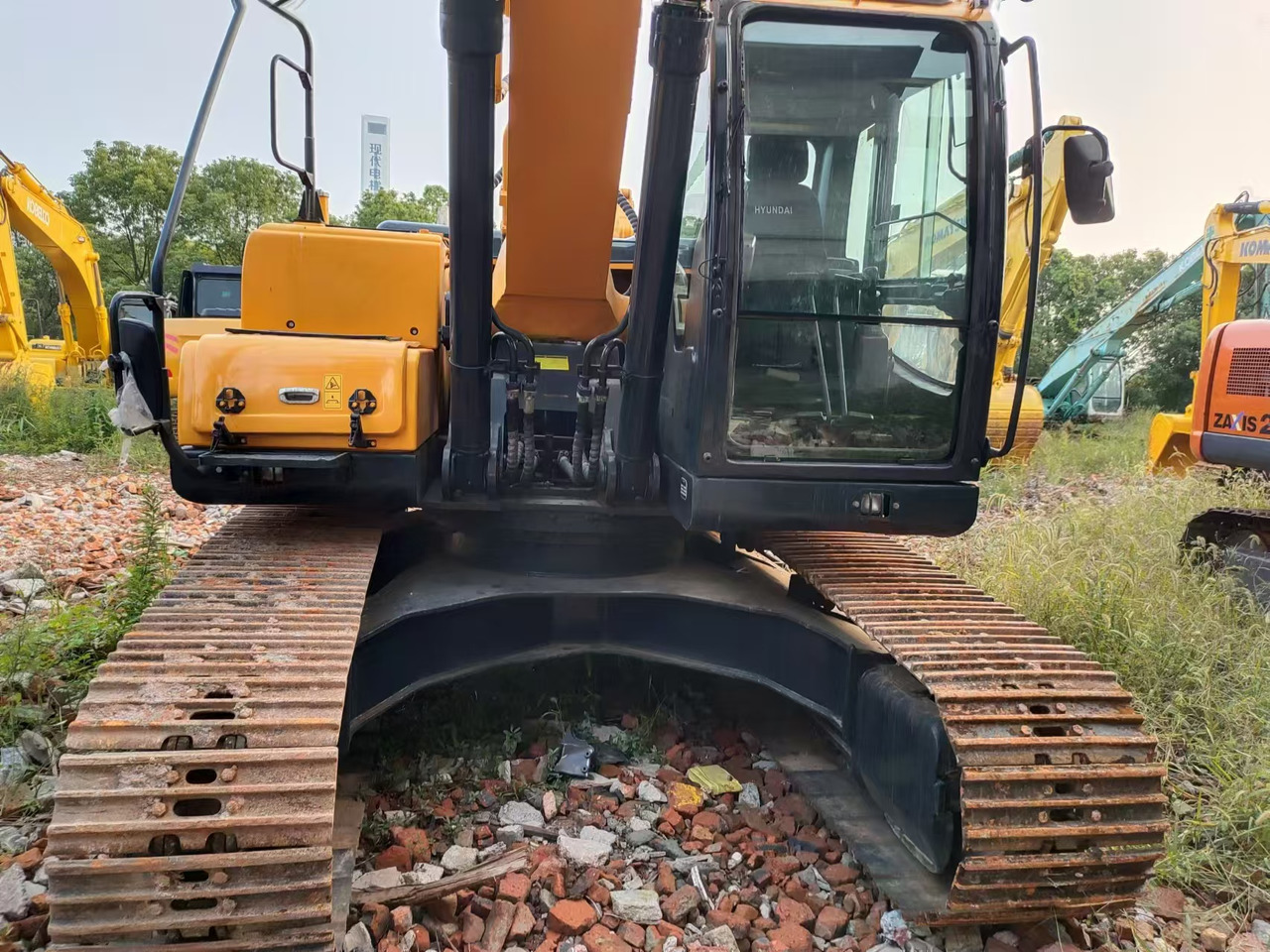 HYUNDAI R220LC-9S - Crawler excavator: picture 4 HYUNDAI R220LC-9S - Crawler excavator: picture 4