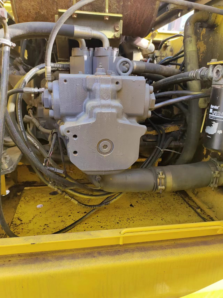 KOMATSU PC200-7 - Crawler excavator: picture 4 KOMATSU PC200-7 - Crawler excavator: picture 4