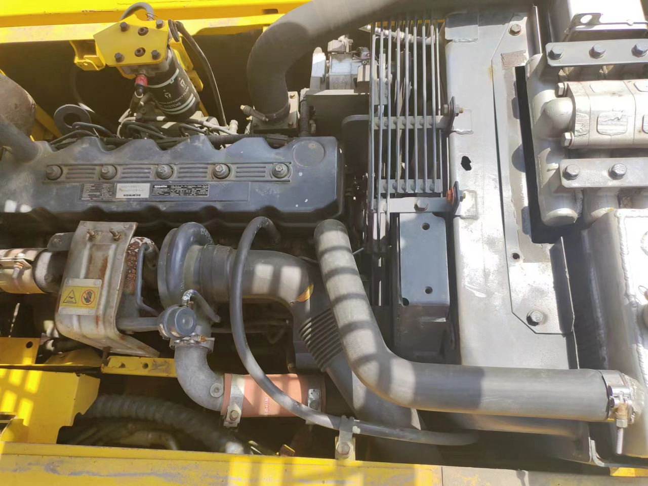 KOMATSU PC220-8 - Crawler excavator: picture 4 KOMATSU PC220-8 - Crawler excavator: picture 4