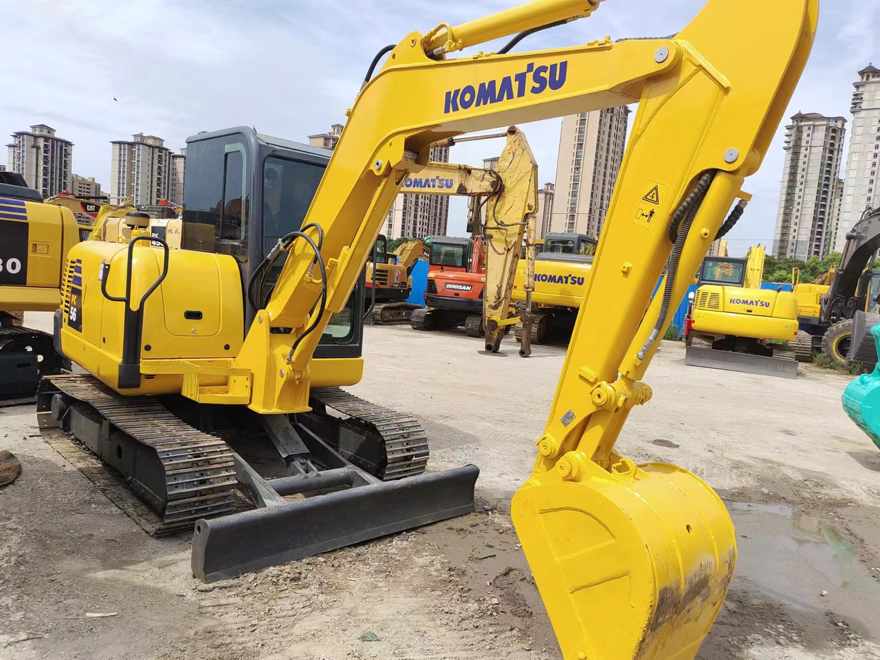 KOMATSU PC56 komatsu mini excavator PC55 PC60 - Mini excavator: picture 1 KOMATSU PC56 komatsu mini excavator PC55 PC60 - Mini excavator: picture 1