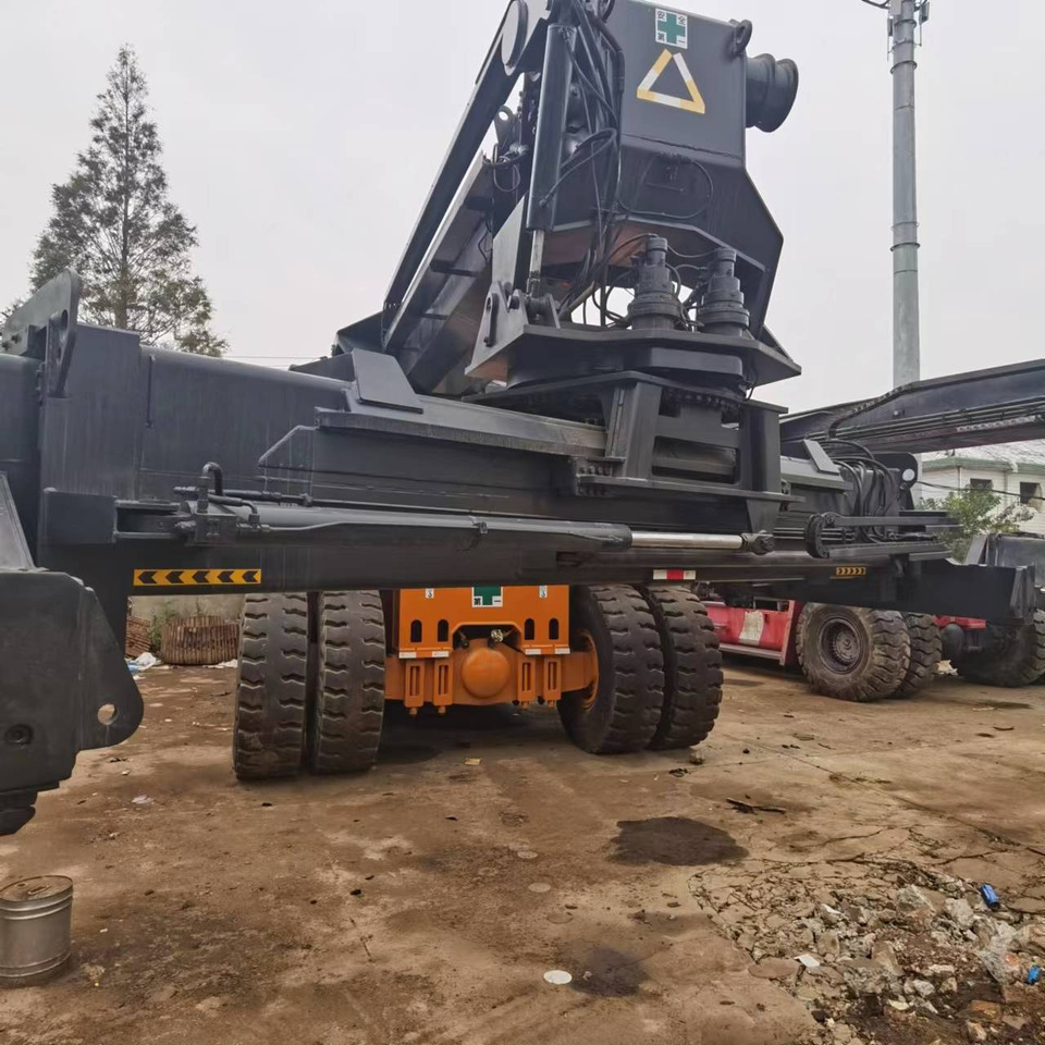 LIEBHERR 278 - Reach stacker: picture 3 LIEBHERR 278 - Reach stacker: picture 3