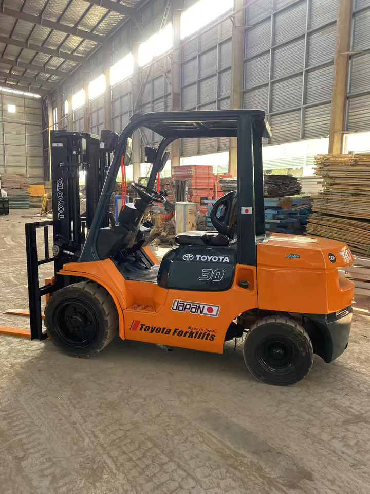 TOYOTA FD30 - Diesel forklift: picture 1 TOYOTA FD30 - Diesel forklift: picture 1
