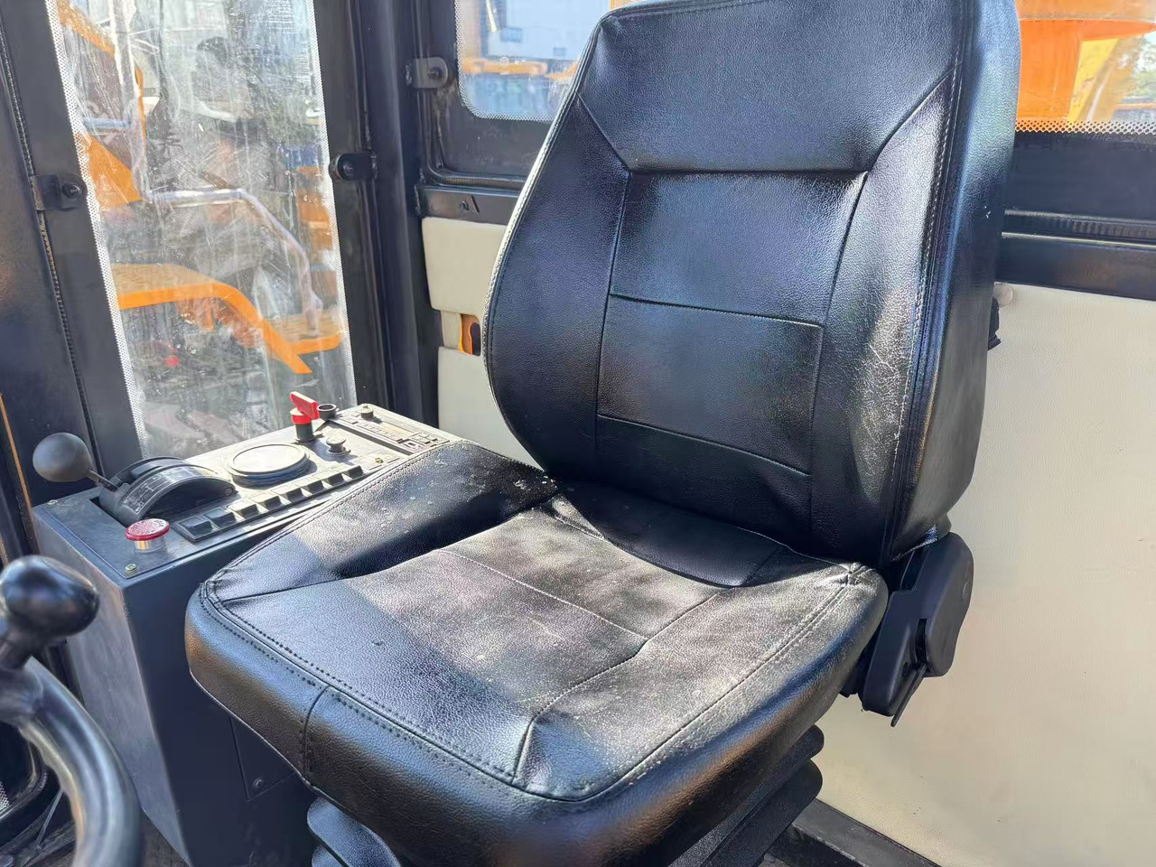 XCMG GR180 - Grader: picture 3 XCMG GR180 - Grader: picture 3