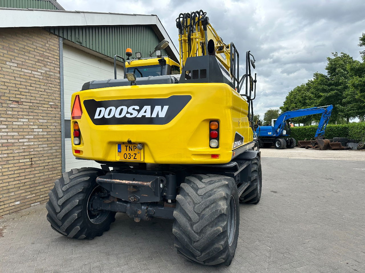 Doosan DX140W-5 - Wheel excavator: picture 5 Doosan DX140W-5 - Wheel excavator: picture 5