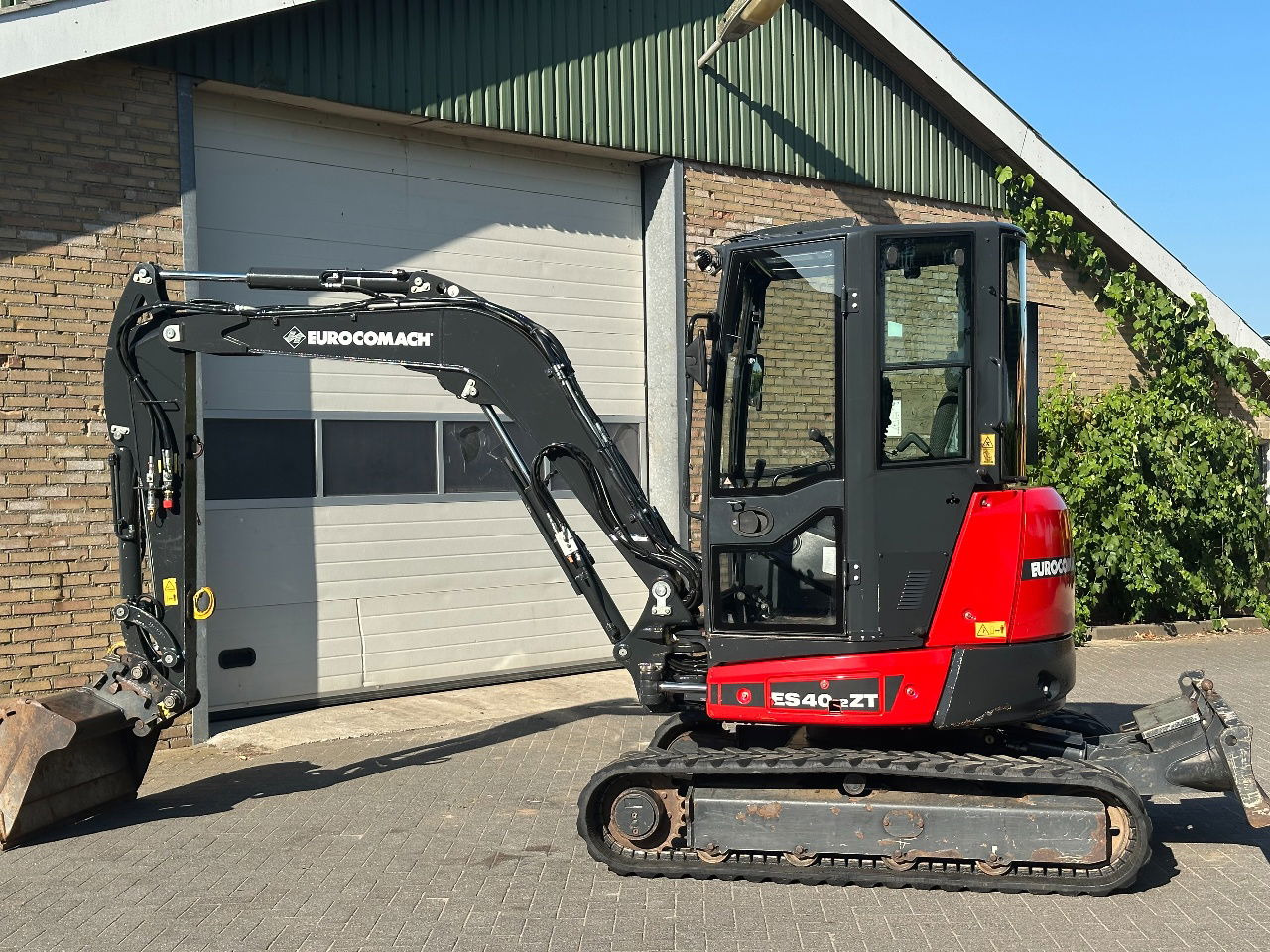 Eurocomach ES40.2ZT - Mini excavator: picture 3 Eurocomach ES40.2ZT - Mini excavator: picture 3