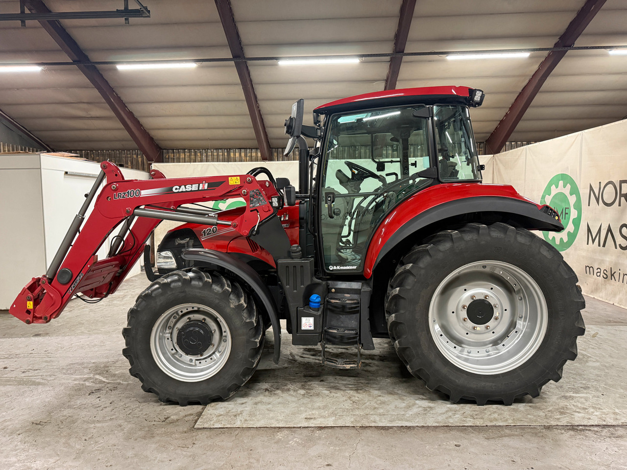CASE IH Luxxum 120 - Farm tractor: picture 2 CASE IH Luxxum 120 - Farm tractor: picture 2