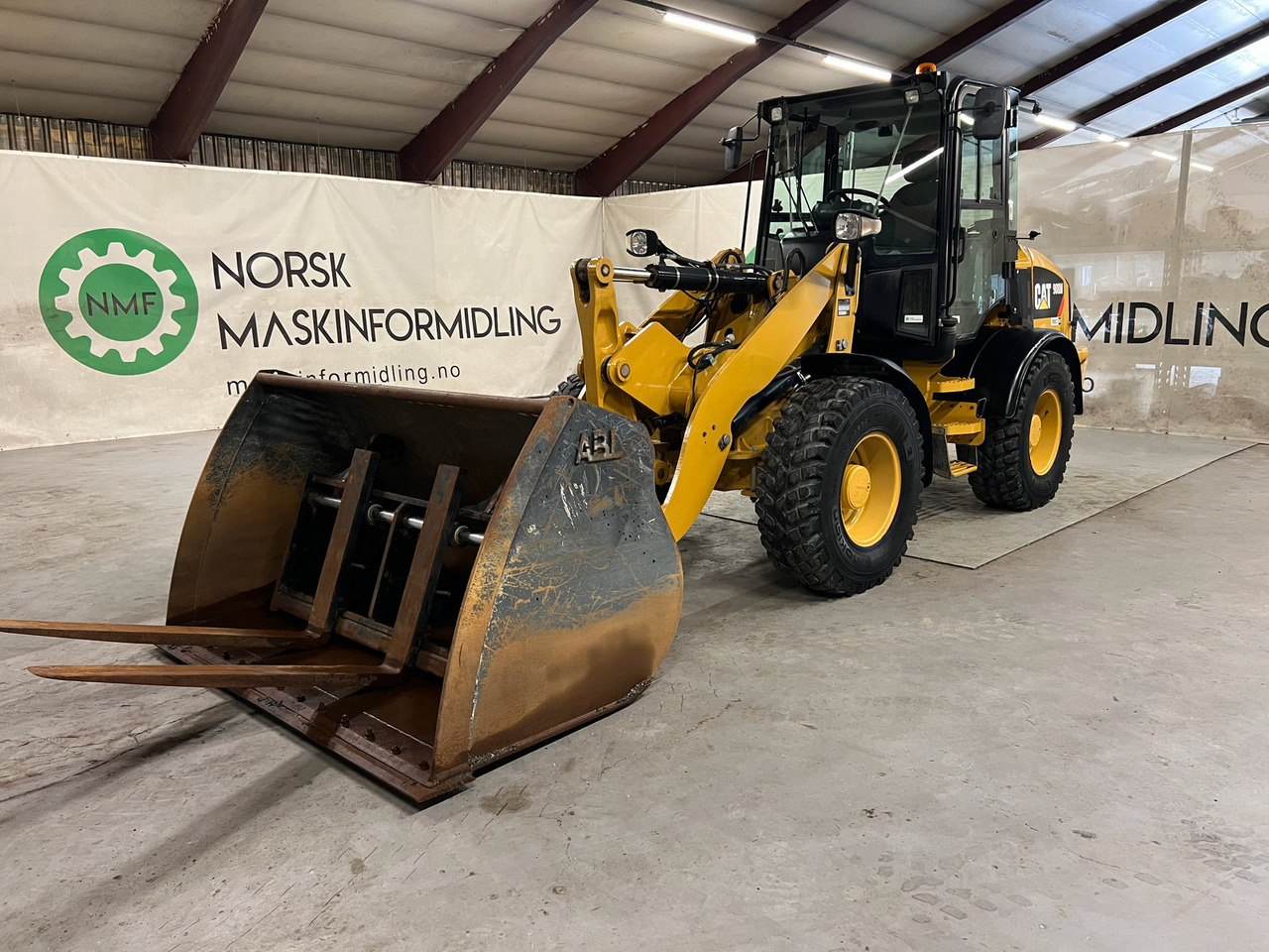 Cat 908M - Wheel loader: picture 3 Cat 908M - Wheel loader: picture 3