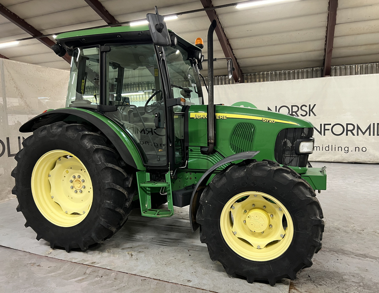 John Deere 5720 #KUN 1318 Timer# Kan selges med redusert mva# - Farm tractor: picture 4 John Deere 5720 #KUN 1318 Timer# Kan selges med redusert mva# - Farm tractor: picture 4