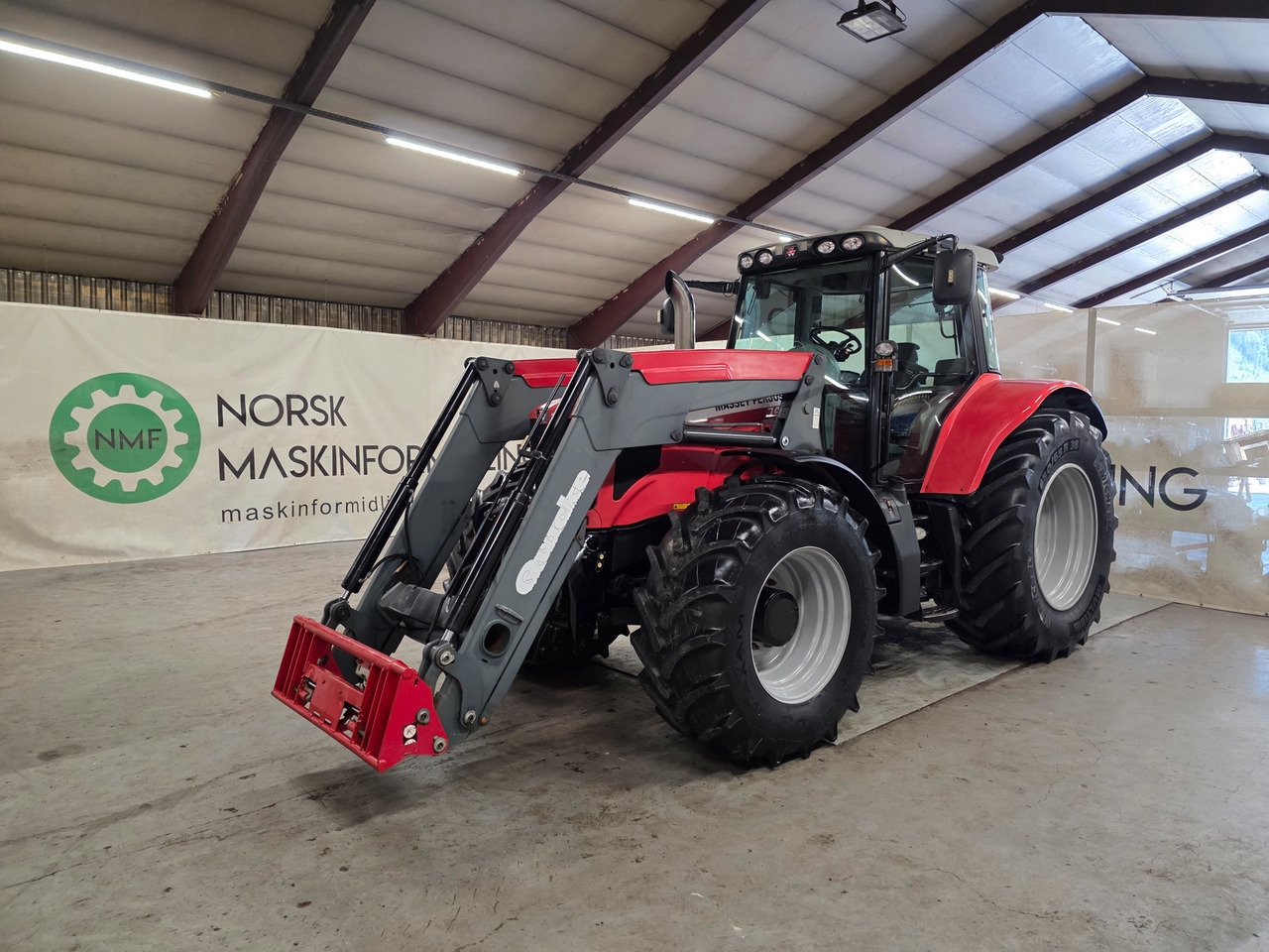 Massey Ferguson 7480 Dyna VT - Farm tractor: picture 1 Massey Ferguson 7480 Dyna VT - Farm tractor: picture 1