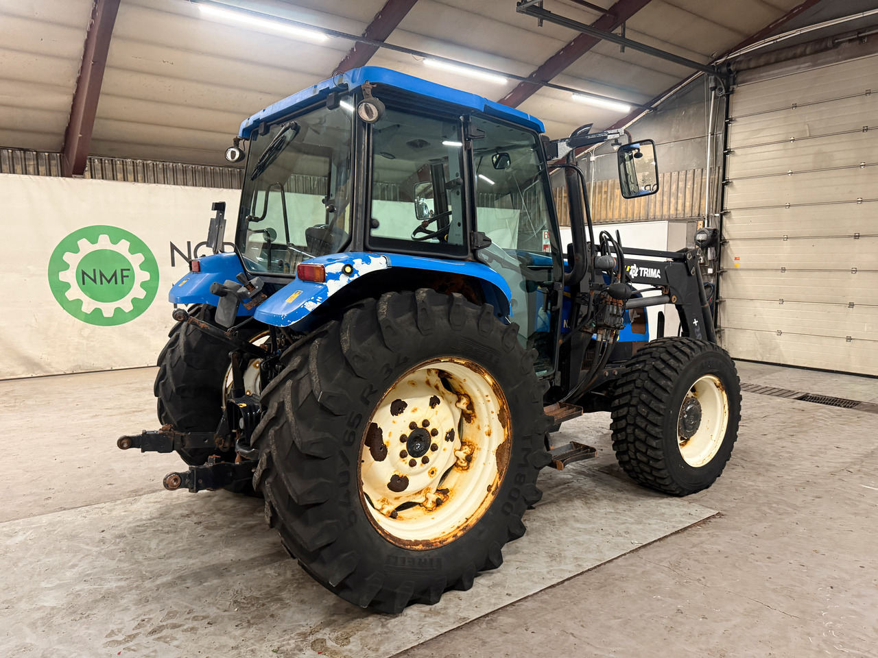 New Holland T5060 - Farm tractor: picture 5 New Holland T5060 - Farm tractor: picture 5
