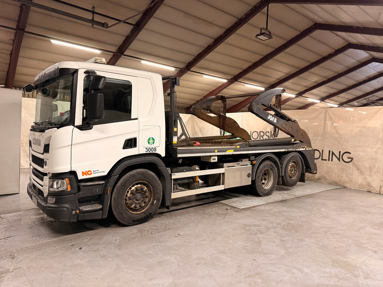 Scania P410 - Skip loader truck: picture 1 Scania P410 - Skip loader truck: picture 1