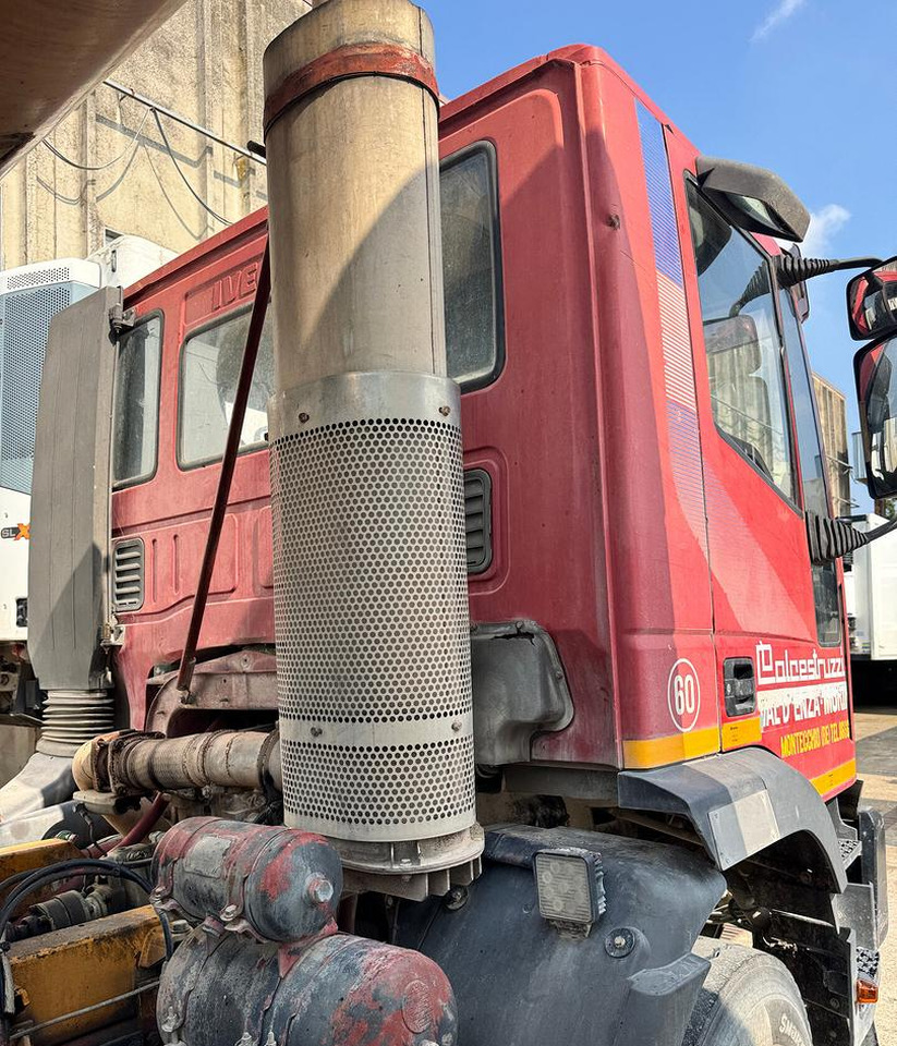 Concrete mixer truck BETONIERA IVECO 410E42 8X4: picture 15