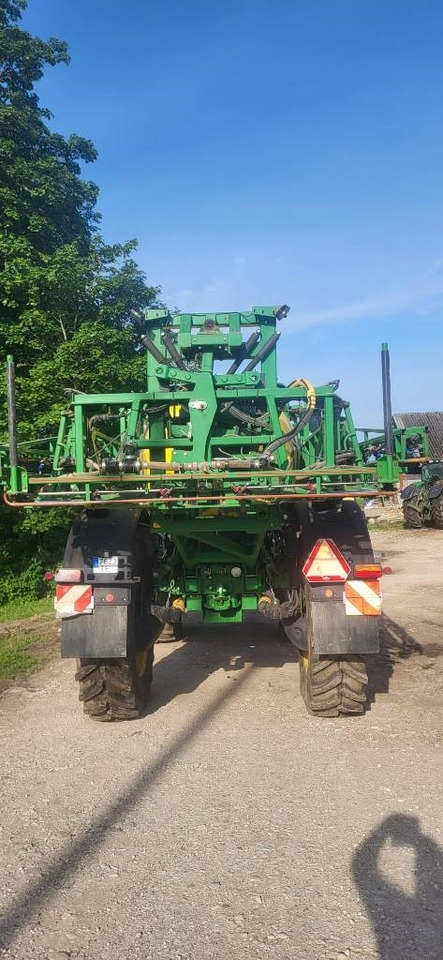 John Deere R4040i - Self-propelled sprayer: picture 4 John Deere R4040i - Self-propelled sprayer: picture 4