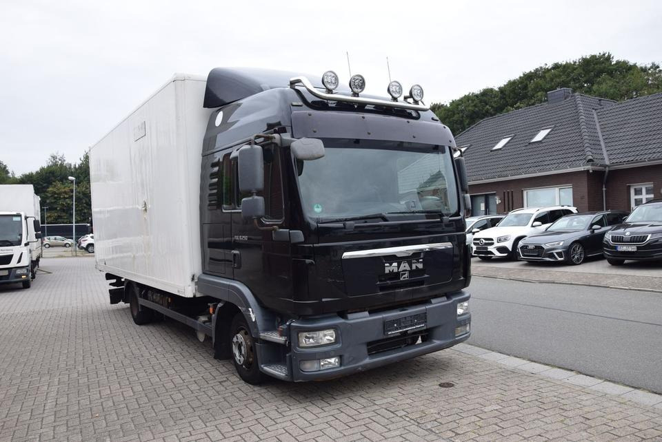 MAN TGL 8.250 Koffer 6,10m Klima AHK Standh Tempomat - Box truck: picture 2 MAN TGL 8.250 Koffer 6,10m Klima AHK Standh Tempomat - Box truck: picture 2