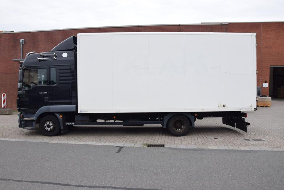 MAN TGL 8.250 Koffer 6,10m Klima AHK Standh Tempomat - Box truck: picture 5 MAN TGL 8.250 Koffer 6,10m Klima AHK Standh Tempomat - Box truck: picture 5