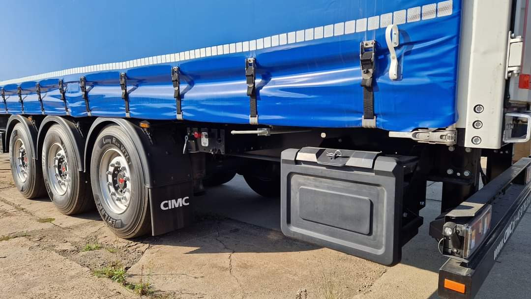 CIMC - Curtainsider semi-trailer: picture 2 CIMC - Curtainsider semi-trailer: picture 2