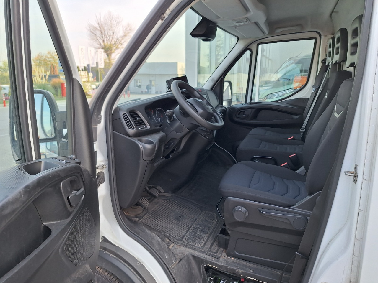 Panel van IVECO Daily 35S14 16m3: picture 6