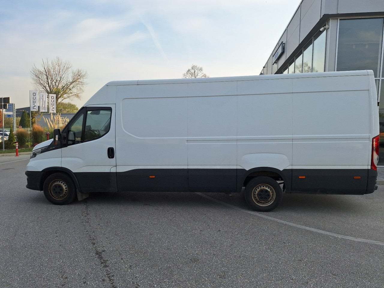 Panel van IVECO Daily 35S14 16m3: picture 10