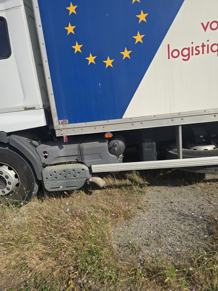 Renault PREMIUM 300 - Box truck: picture 4 Renault PREMIUM 300 - Box truck: picture 4