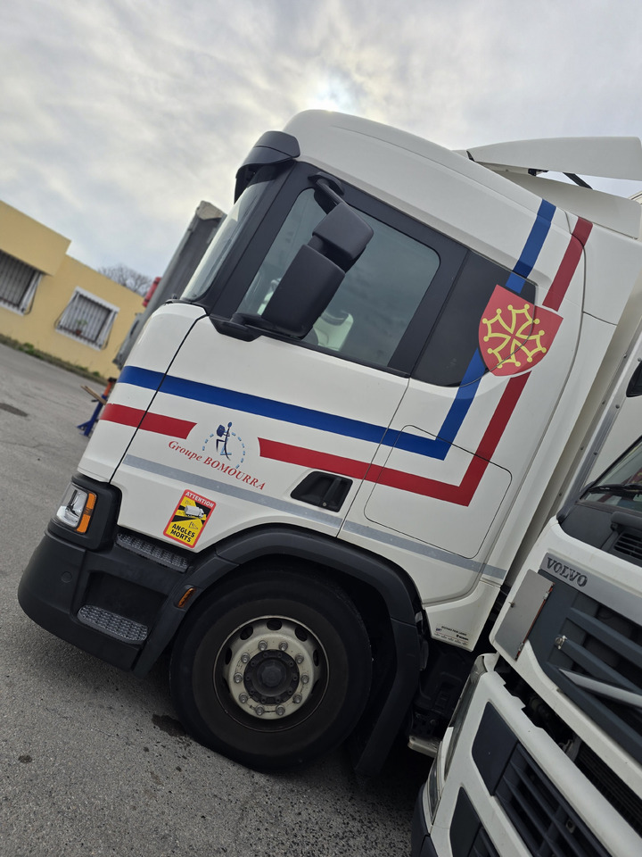 Container transporter/ Swap body truck SCANIA R 450: picture 12