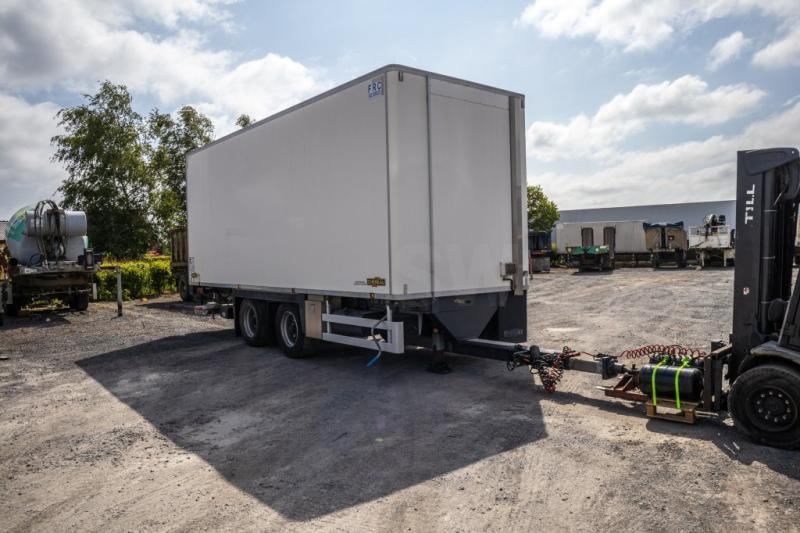 Chereau CHEREAU+CARRIER+DHOLLANDIA 2.5 T. - Closed box trailer: picture 4 Chereau CHEREAU+CARRIER+DHOLLANDIA 2.5 T. - Closed box trailer: picture 4