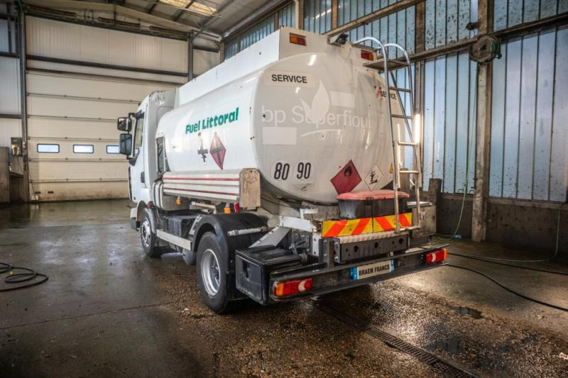 Renault 180 DCI+5500L/3COMP LAMES - Tank truck: picture 4 Renault 180 DCI+5500L/3COMP LAMES - Tank truck: picture 4