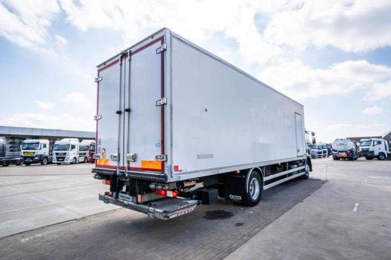 Renault D WIDE 320 DXI +CARRIER 1250 MT - Refrigerator truck: picture 4 Renault D WIDE 320 DXI +CARRIER 1250 MT - Refrigerator truck: picture 4