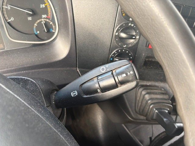 Box truck Mercedes-Benz Atego 1230 1230,1530 Klima Luft LBW LBW: picture 17 Box truck Mercedes-Benz Atego 1230 1230,1530 Klima Luft LBW LBW: picture 17