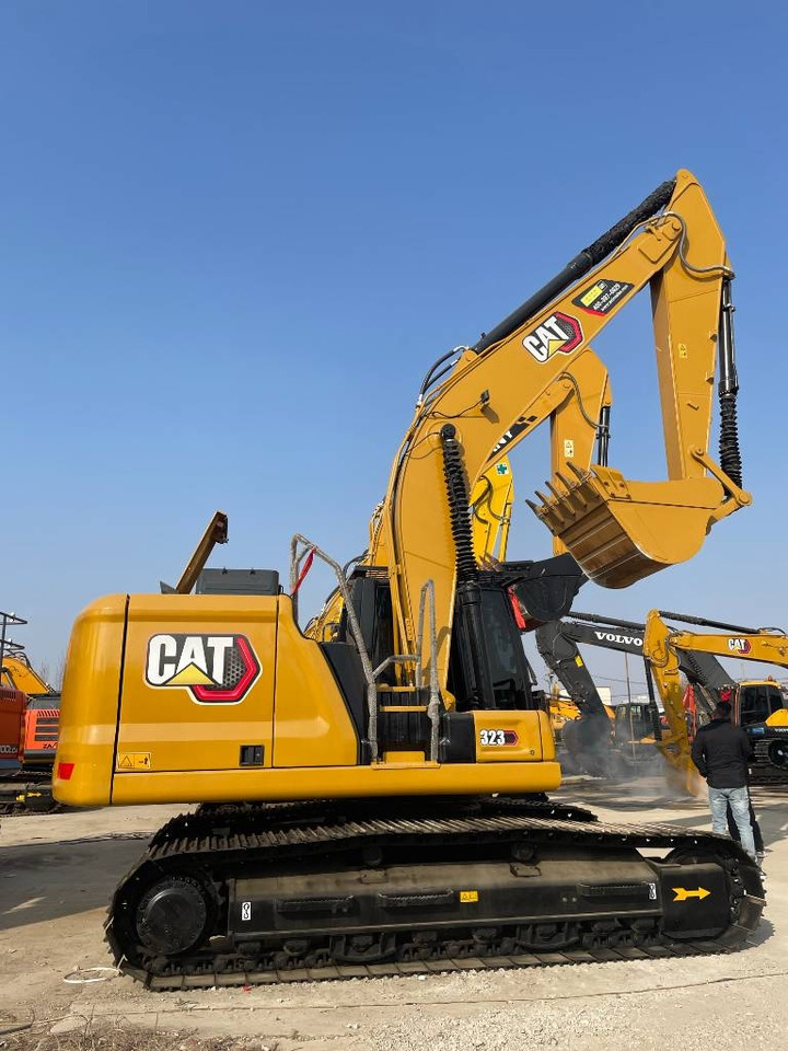 CAT 323 - Crawler excavator: picture 1 CAT 323 - Crawler excavator: picture 1