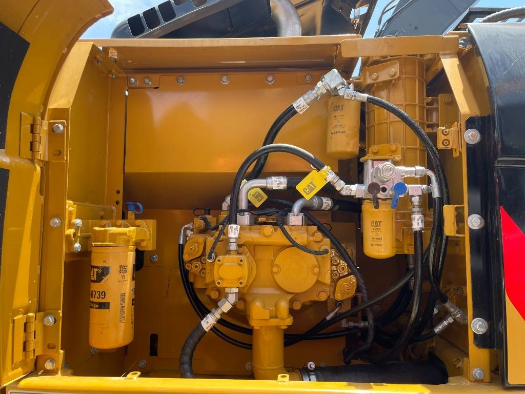 CAT 323D2 - Crawler excavator: picture 5 CAT 323D2 - Crawler excavator: picture 5