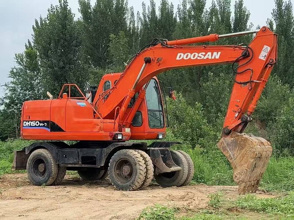 Doosan DH 150 W-7  - Wheel excavator: picture 1 Doosan DH 150 W-7  - Wheel excavator: picture 1